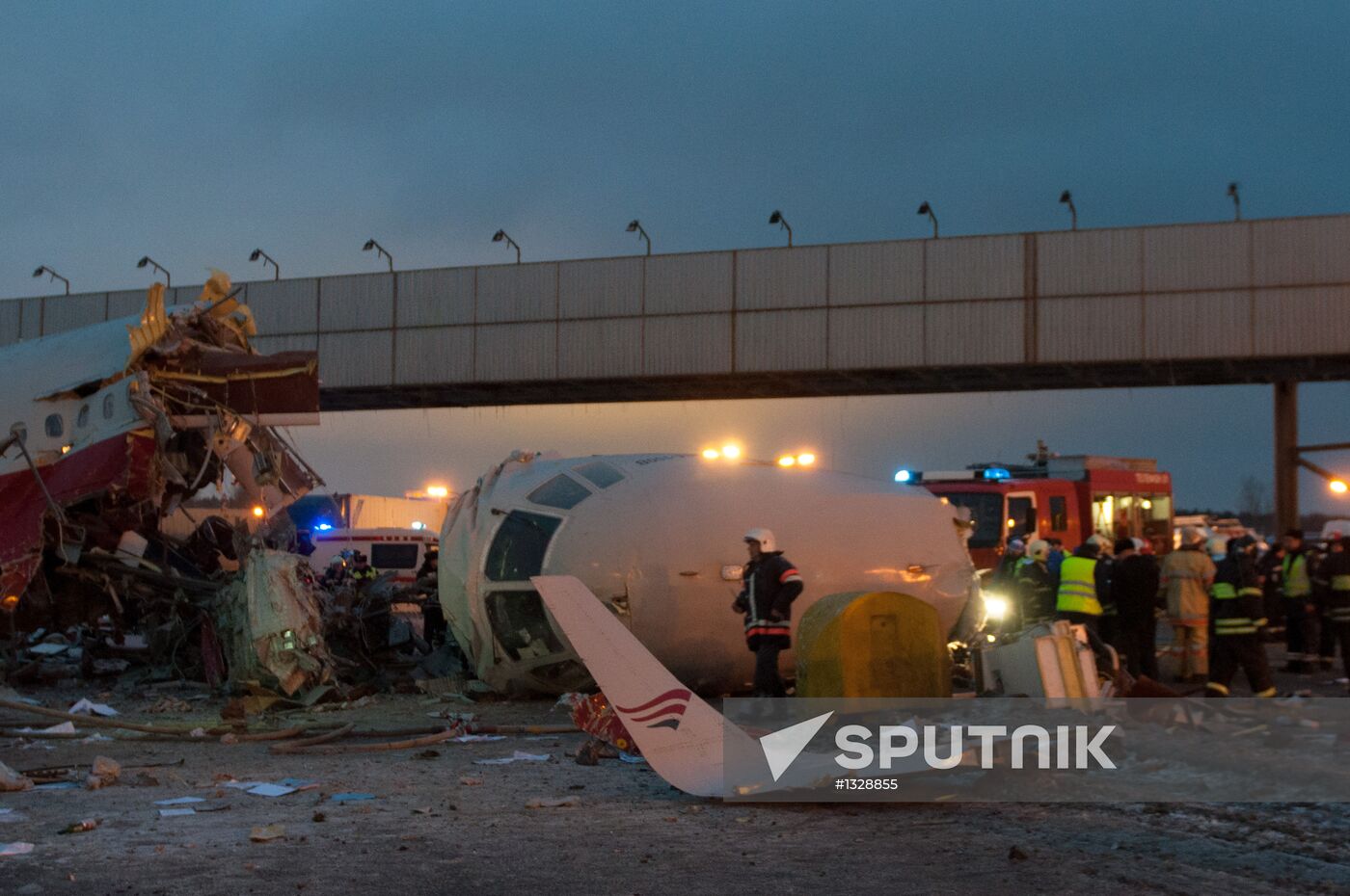Tu-204 plane skids off runway and catches fire in Vnukovo