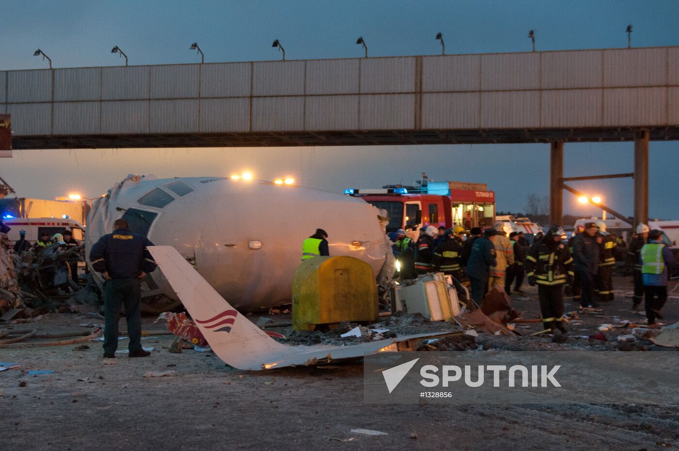 Tu-204 plane skids off runway and catches fire in Vnukovo