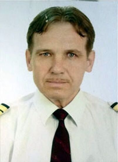Photos of Tu-204 plane crash victims