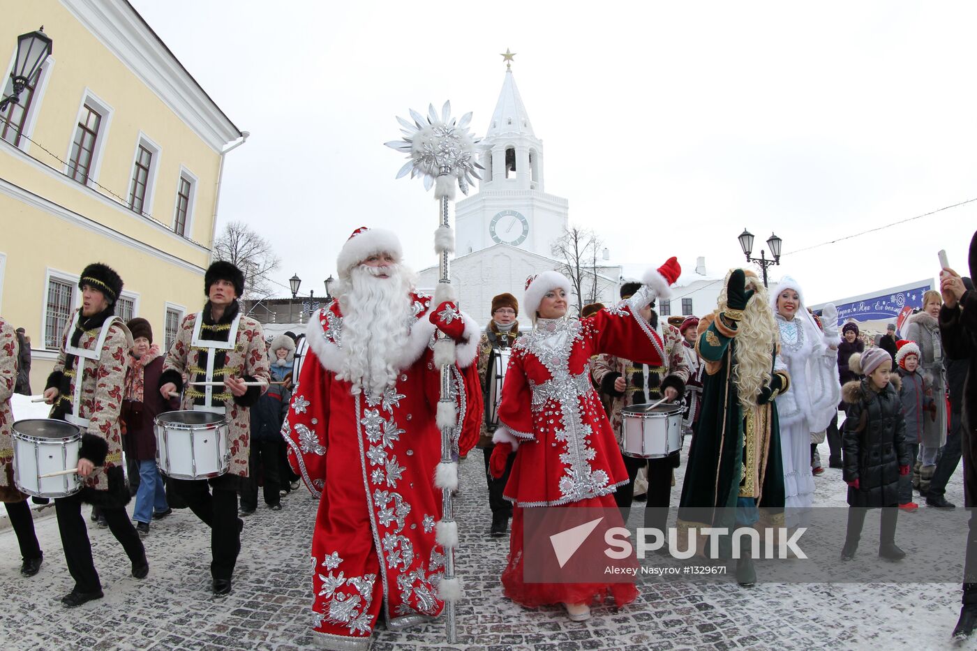 Father Frost and Snowmaiden arrive in Kazan from Veliky Ustyug