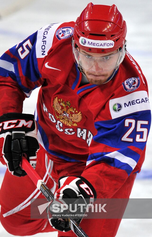 Russian player Mikhail Grigorenko during warm-up before the quarterfinal match of the youth World Hockey Championship between the national teams of Russia and Switzerland. Location: Russia, Republic of Bashkortostan, Ufa. Author: Alexey Kudenko/Sputnik. Hockey Youth World Championship. Quarterfinal Russia-Switzerland