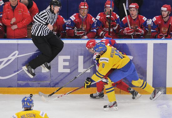 World Junior Hockey Championships. Semifinals. Sweden vs. Russia