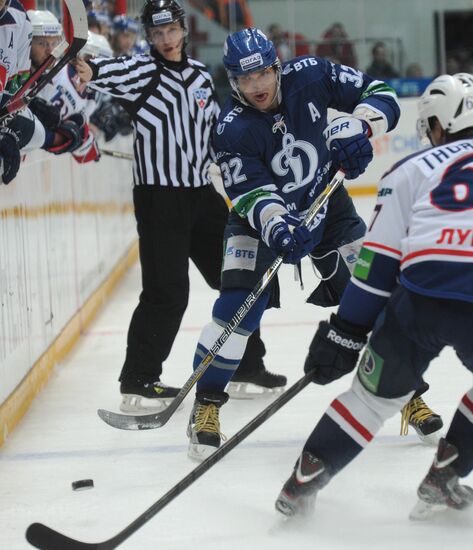 Kontinental Hockey League. Dynamo (Moscow) vs. Torpedo