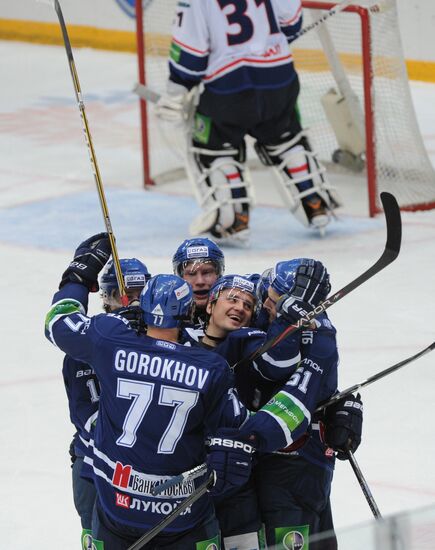 Hockey. Kontinental Hockey League. Dynamo (Moscow) vs. Torpedo