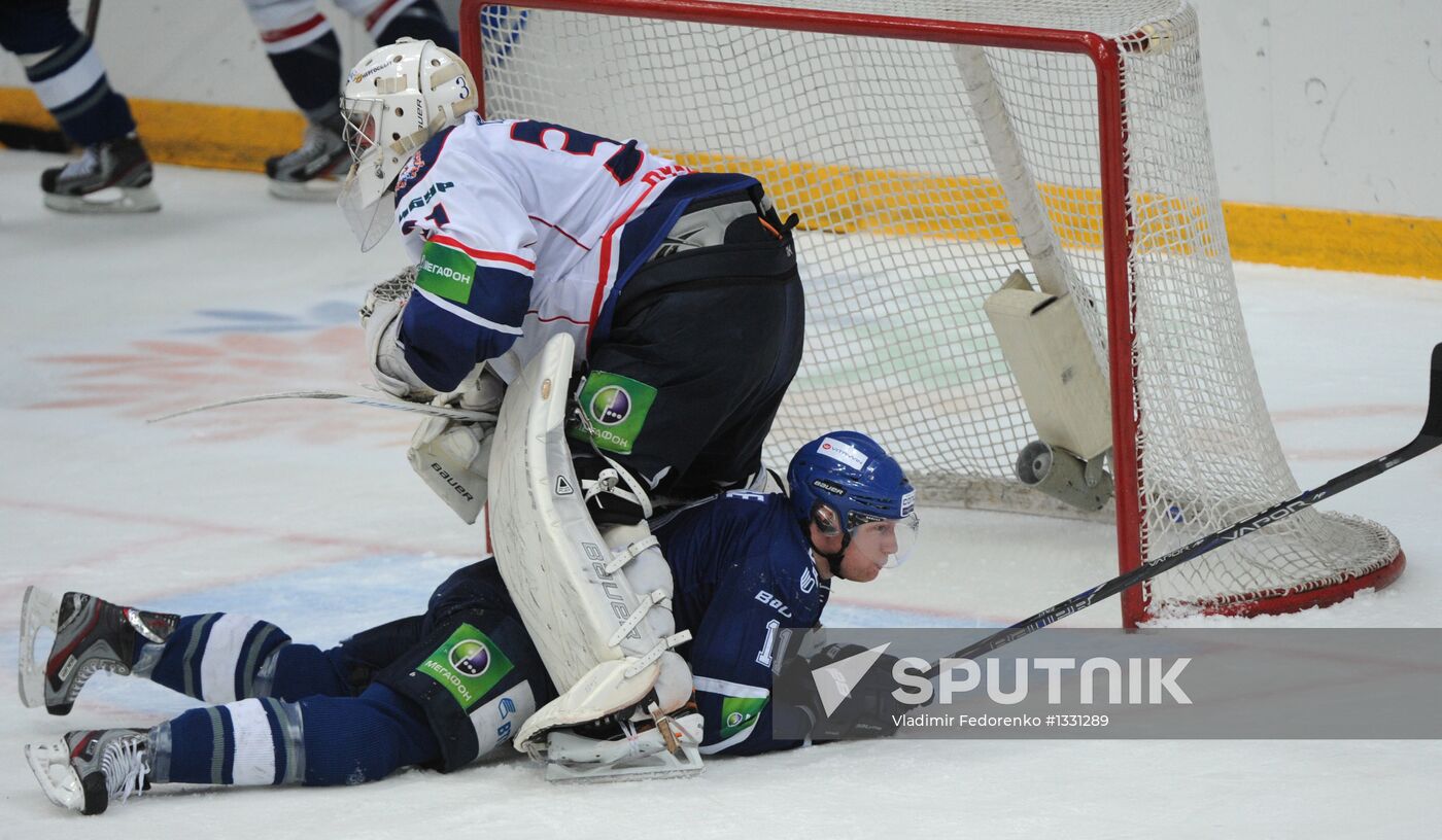 Hockey. Kontinental Hockey League. Dynamo (Moscow) vs. Torpedo