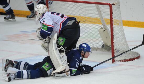 Hockey. Kontinental Hockey League. Dynamo (Moscow) vs. Torpedo