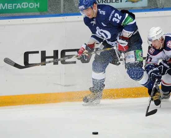 Hockey. Kontinental Hockey League. Dynamo (Moscow) vs. Torpedo