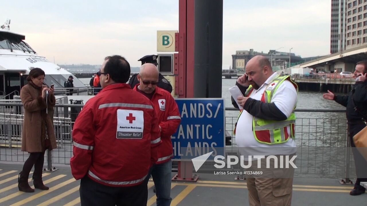 Commuter ferry crashes into pier in New York