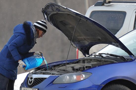 Unsanctioned sale of antifreeze solution in Moscow