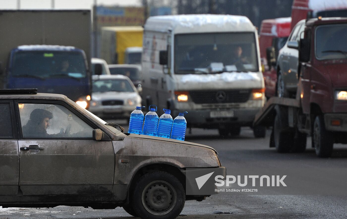 Unsanctioned sale of antifreeze solution in Moscow