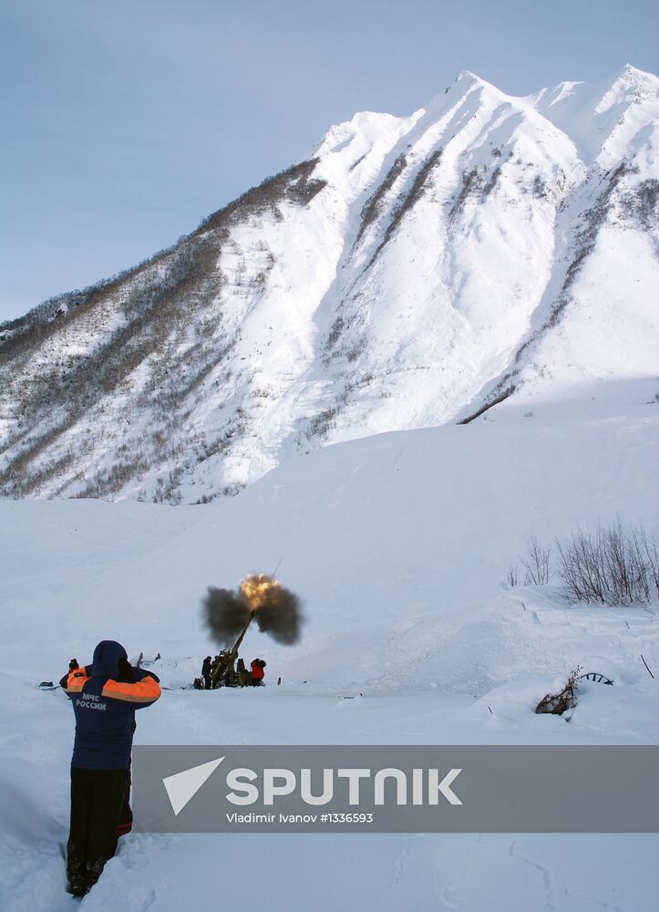 Shelling of avalanches on Transcaucasian highway