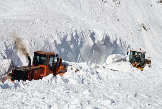 Shelling avalanche snow on Transcaucasian highway