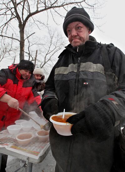 Handing out free lunches to homeless in Vladivostok