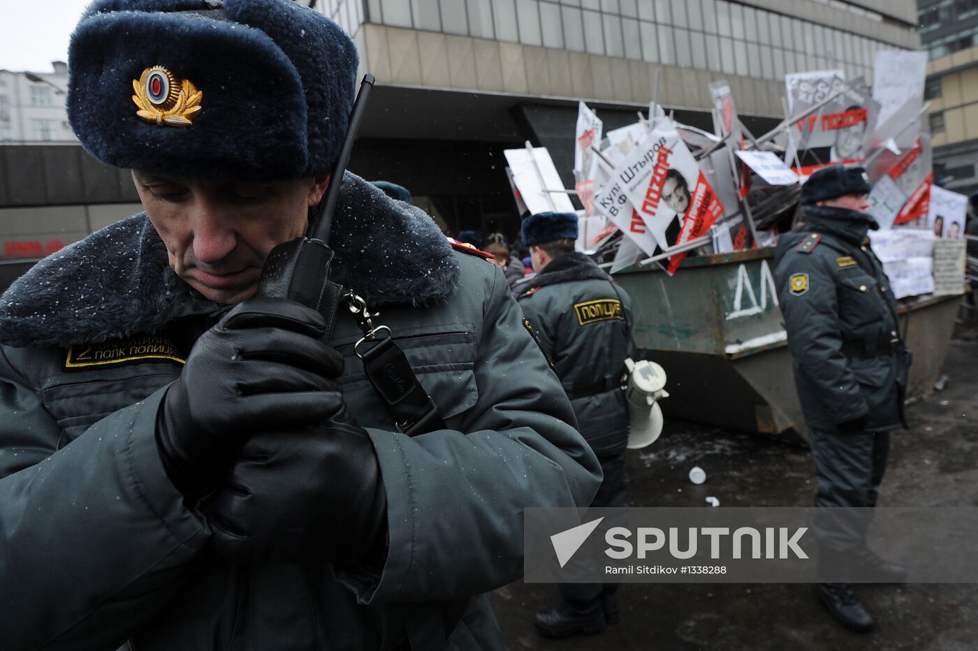 Opposition rallies in Moscow against anti-Magnitsky law