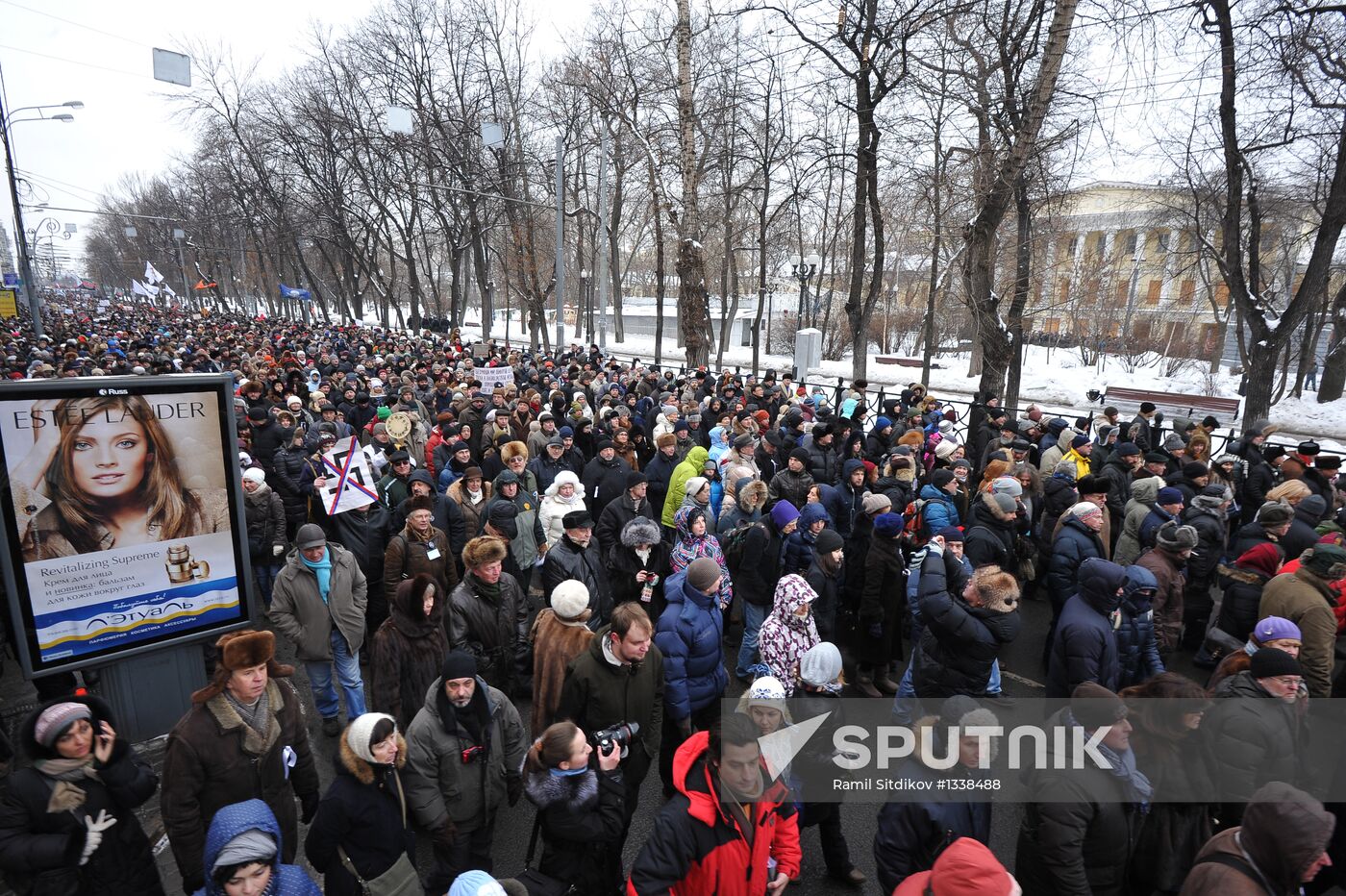Opposition rallies in Moscow against anti-Magnitsky law
