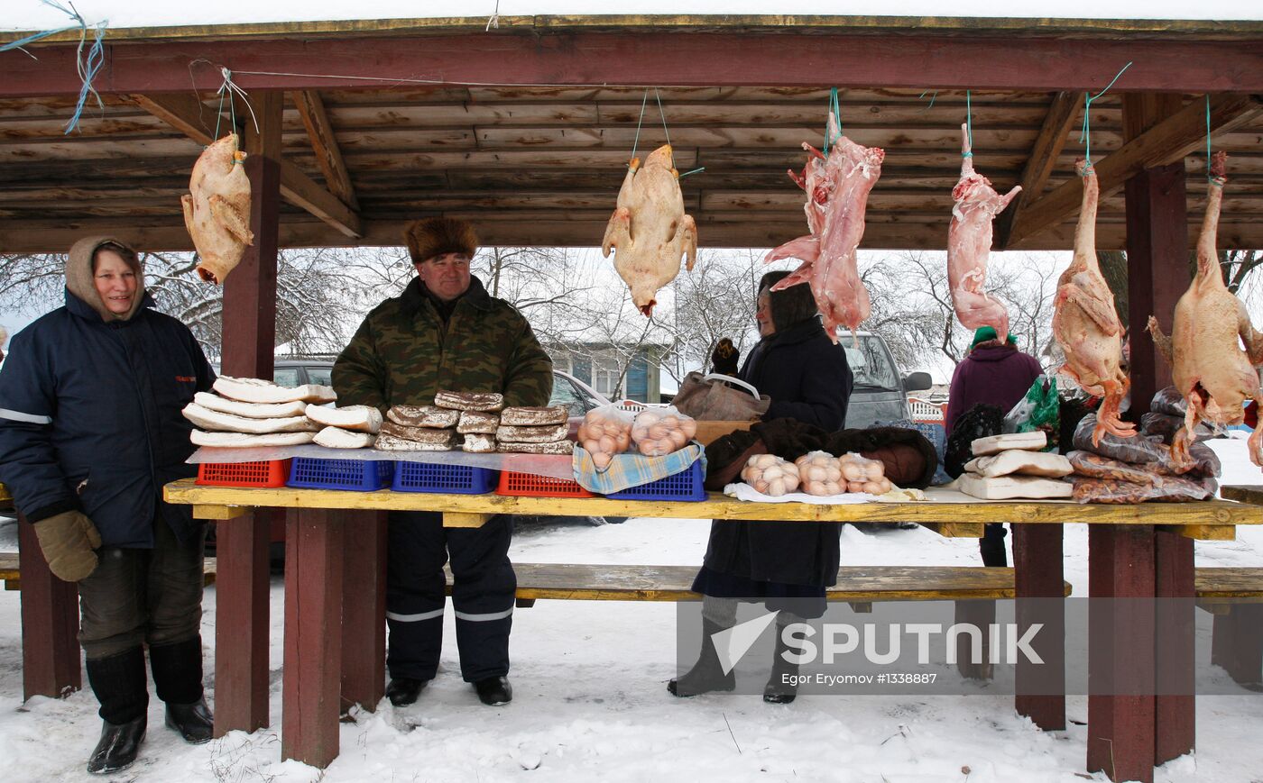 Roadside sales in Shischitsy village