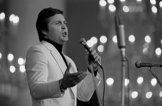 Singer Lev Leshchenko