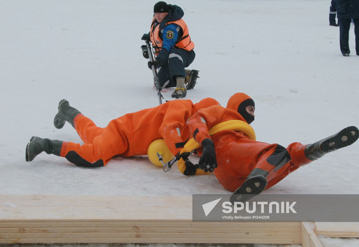Emergencies ministry classes on safety during Epiphany bathing