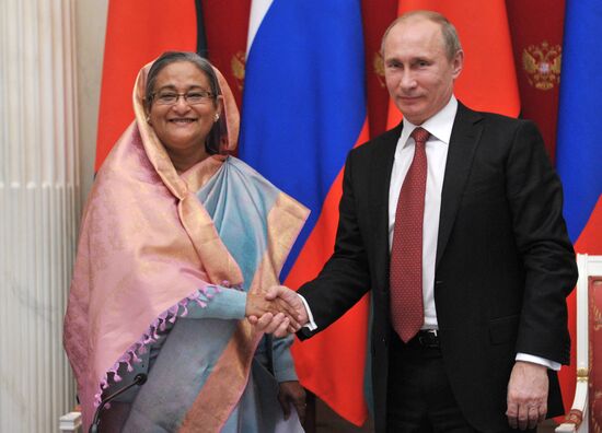 Vladimir Putin meets with Sheikh Hasina in Kremlin