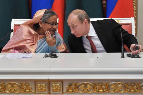 Vladimir Putin meets with Sheikh Hasina in Kremlin