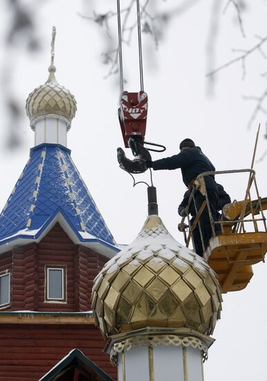 Dome raised on church of St. Georgi Victorious in Belarus