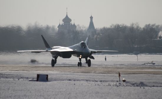 Т-50-4 fifth generation jet fighter's flight