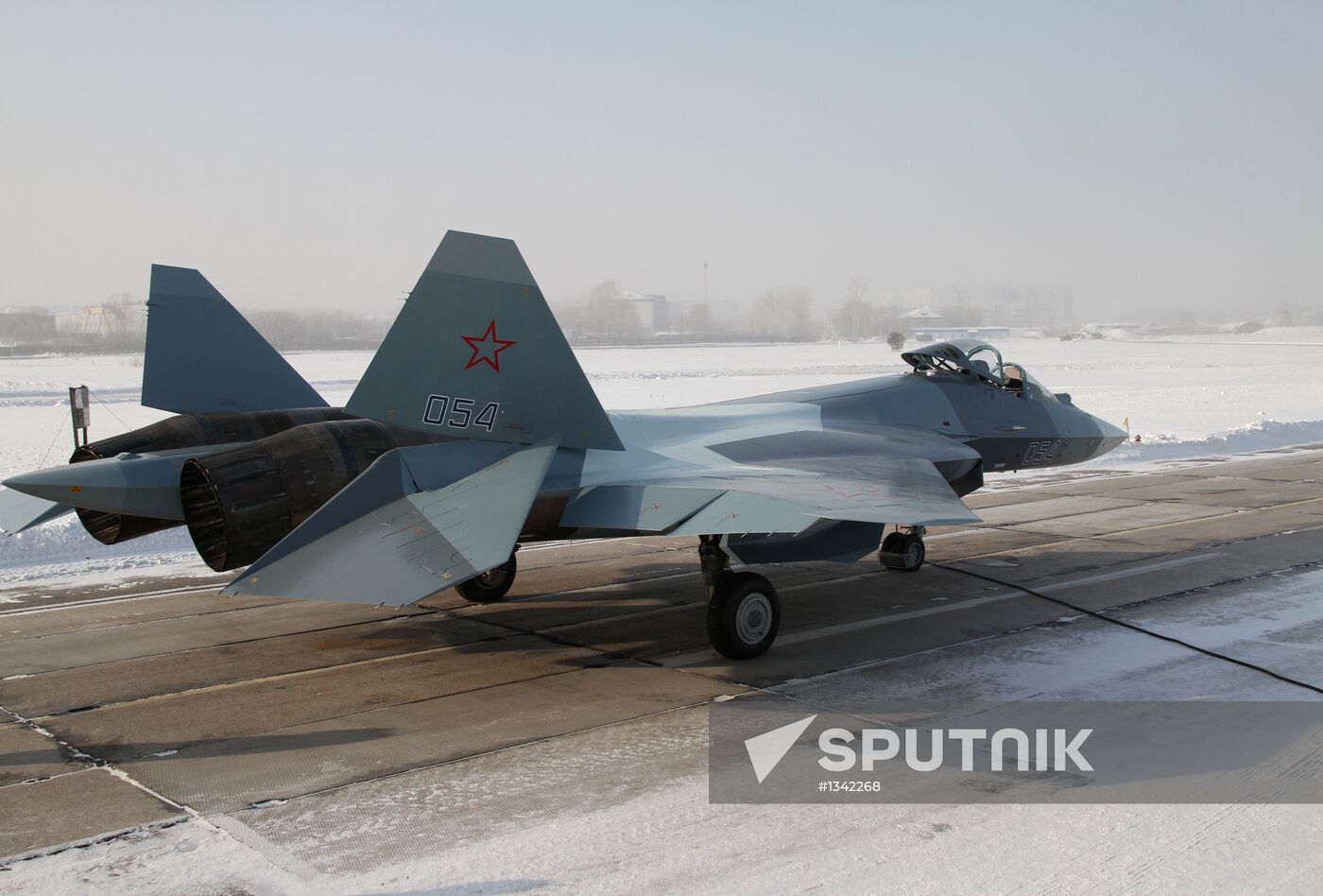 Т-50-4 fifth generation jet fighter's flight