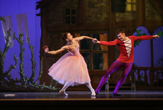 Dress rehearsal of ballet Beauty & the Beast