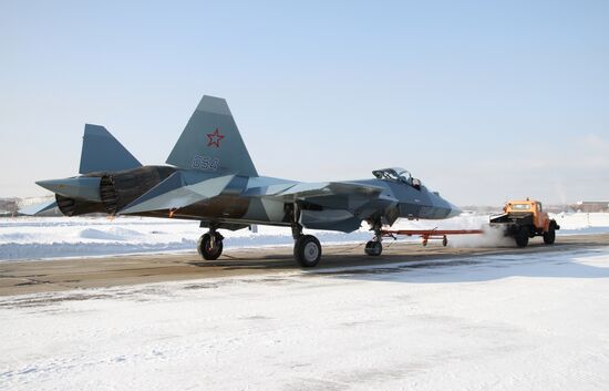 Т-50-4 fifth generation jet fighter's flight