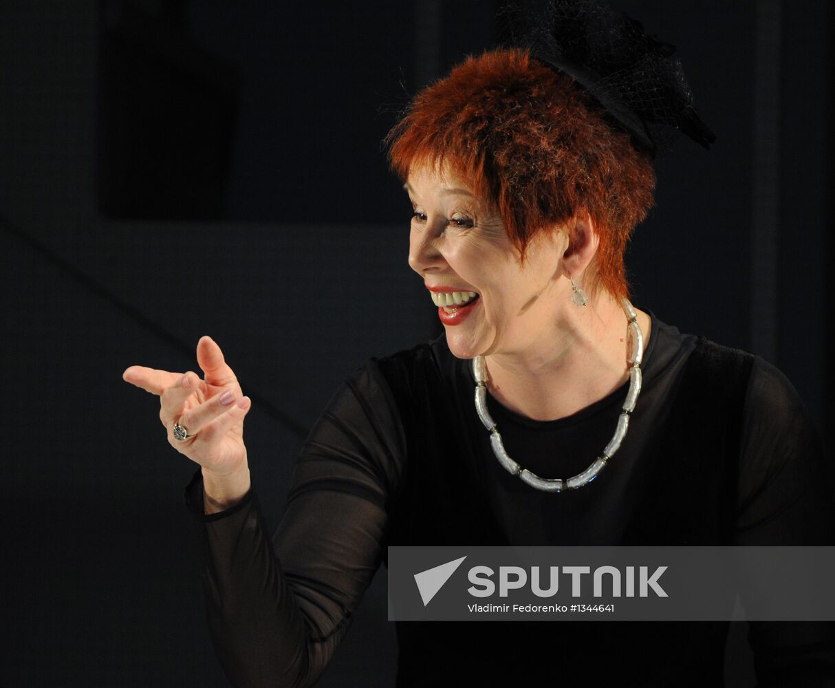 Dress rehearsal of play "August: Osage County"
