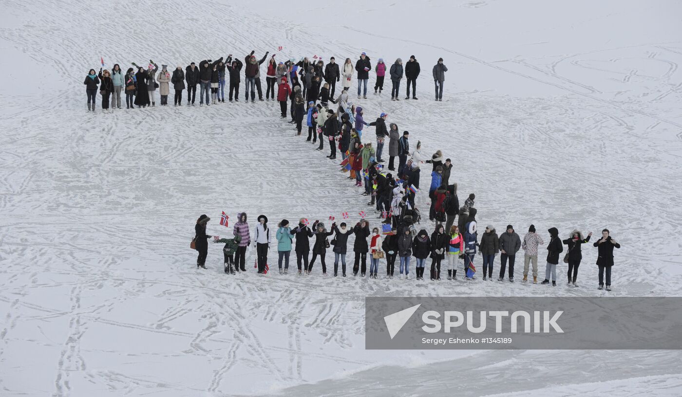 Flash mob to honor the signing of Kirkenes Declaration