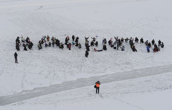 Flash mob to honor the signing of Kirkenes Declaration