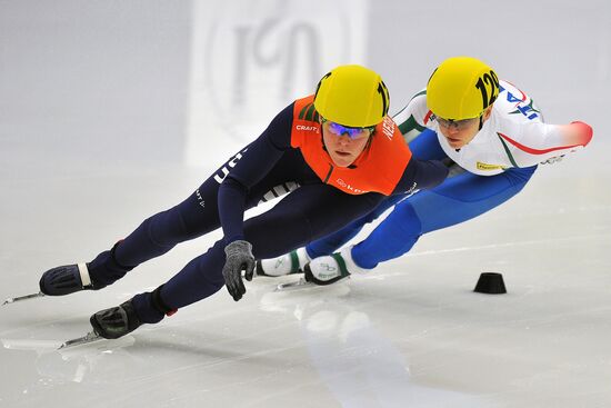 European Short Track Speed Skating Championships. Day two