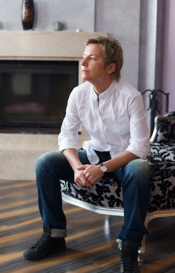 Singer Svetlana Surganova at home
