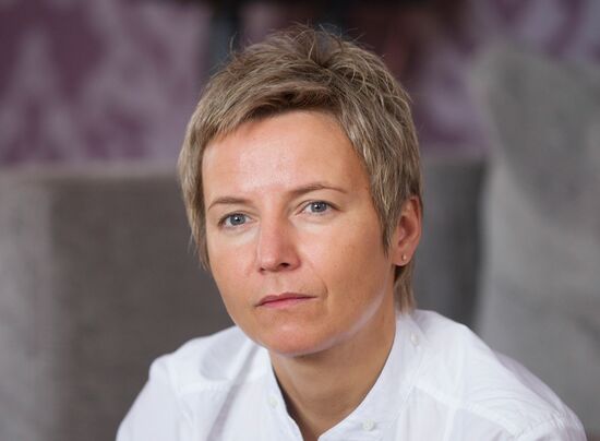 Singer Svetlana Surganova at home