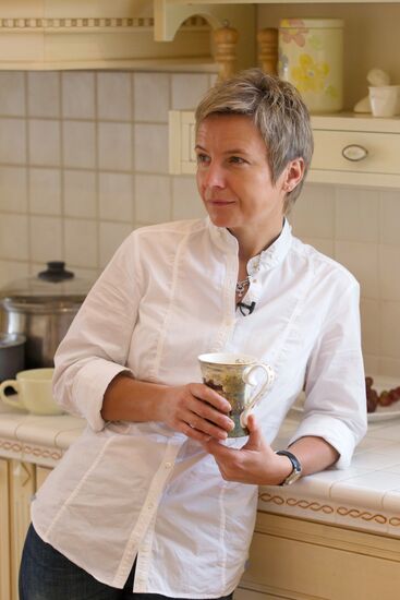 Singer Svetlana Surganova at home