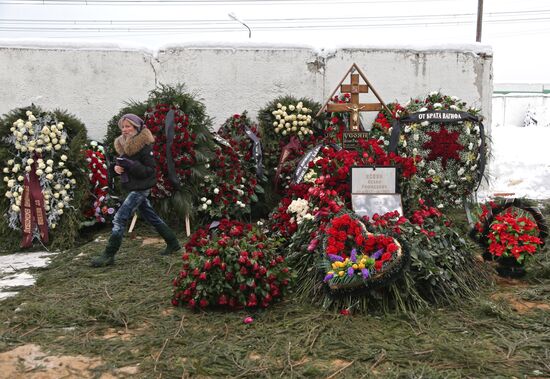 Grandpa (Ded) Khasan buried in Khovanskoye cemetery in Moscow