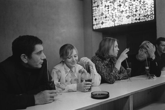 Actors during break in filming of The Seagull