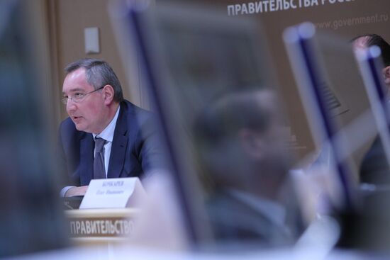 D.Rogozin holds MIC meeting on results of 2012 defense order