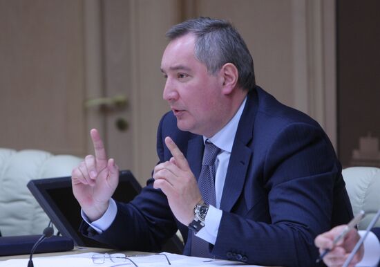 D.Rogozin holds MIC meeting on results of 2012 defense order