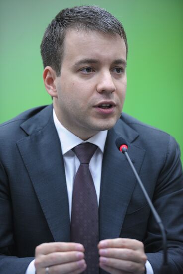 News conference on launch of biometric passports for Russians