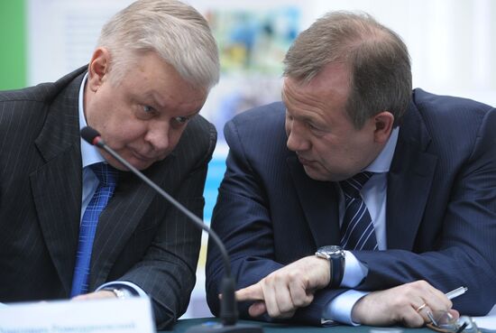 News conference on launch of biometric passports for Russians