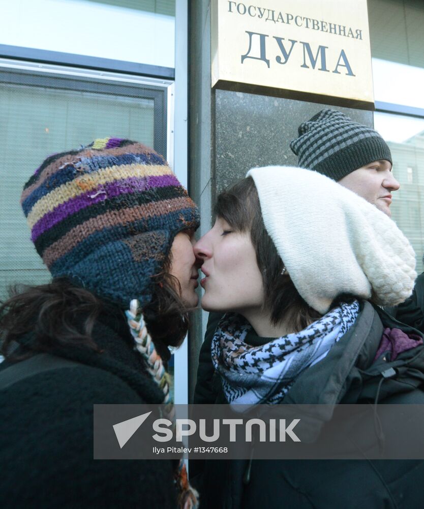 Rally against law banning homesexual propaganda