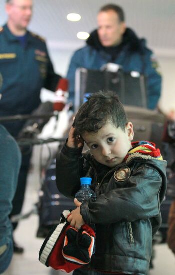 EMERCOM flights bring Russians home from Syria