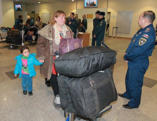 EMERCOM flights bring Russians home from Syria