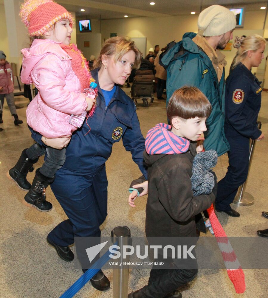 EMERCOM flights bring Russians home from Syria