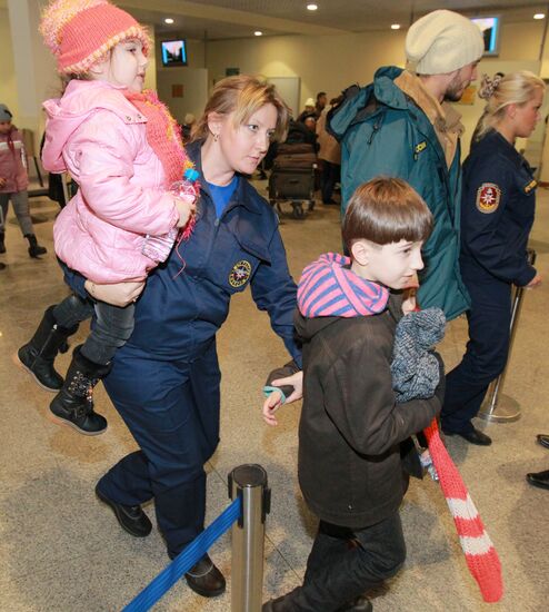 EMERCOM flights bring Russians home from Syria