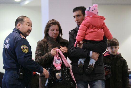 EMERCOM flights bring Russians home from Syria