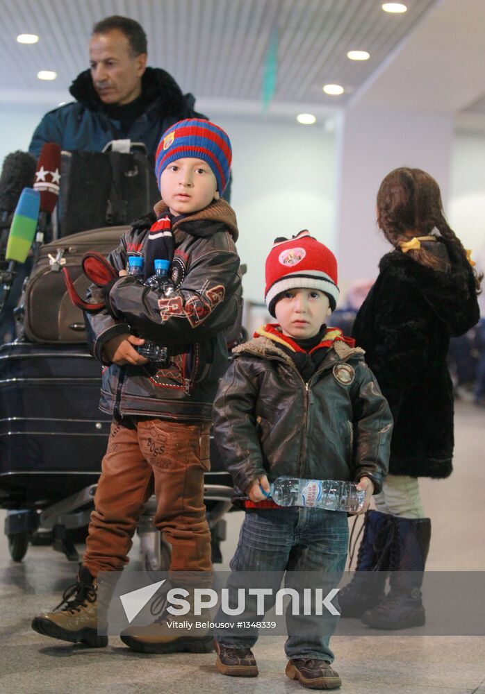 EMERCOM flights bring Russians home from Syria