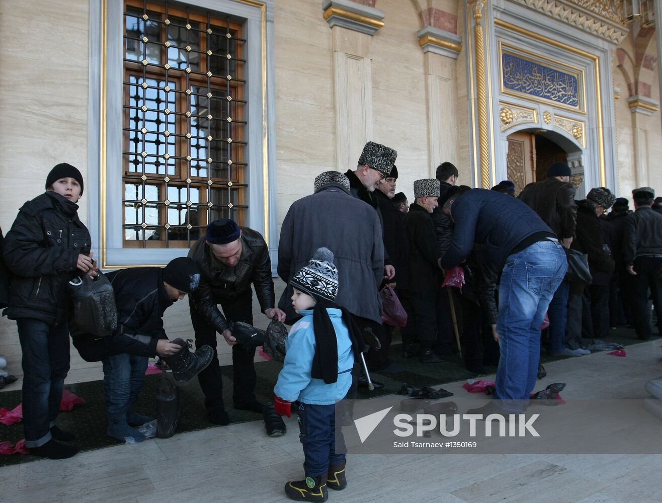 Prophet Muhammad relics arrive in Grozny